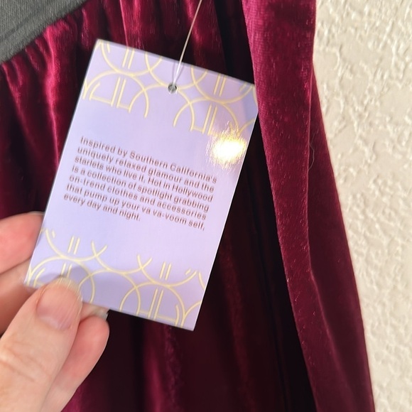 Hot in Hollywood Merlot Velvet Maxi Skirt Size 1X NWT - Picture 3 of 8